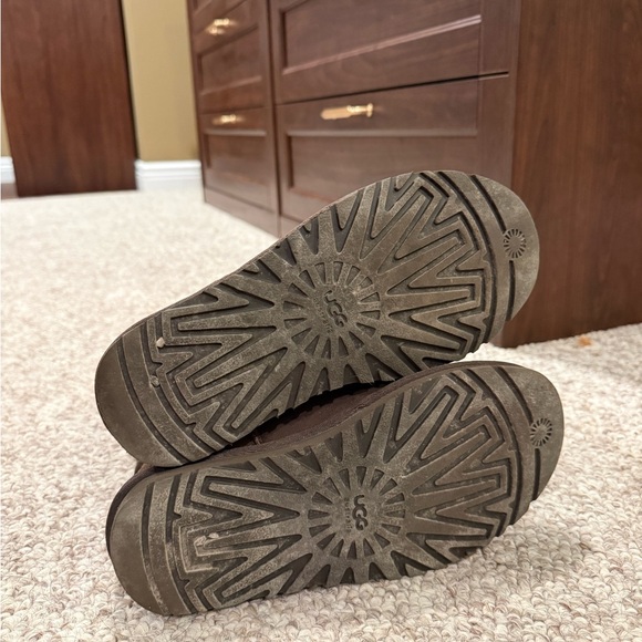 UGG Chocolate Shearling Boots - Picture 6 of 6